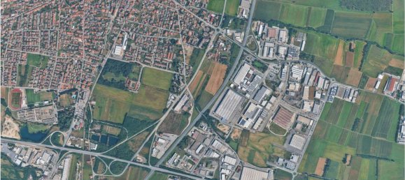 543m² Commercial property in Volpiano, Italy No. 289096 2