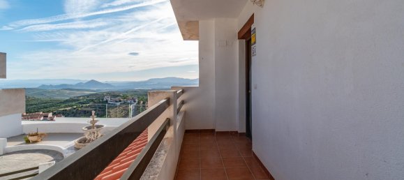 2 bedrooms Apartment in Granada, Spain No. 166499 4