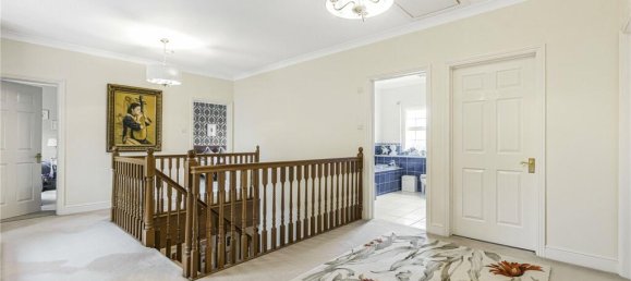 5 bedrooms House in Broxbourne, United Kingdom No. 6526 35