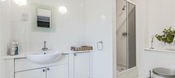 5 bedrooms House in Broxbourne, United Kingdom No. 6526 44