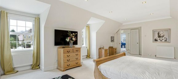 5 bedrooms House in Broxbourne, United Kingdom No. 6526 38