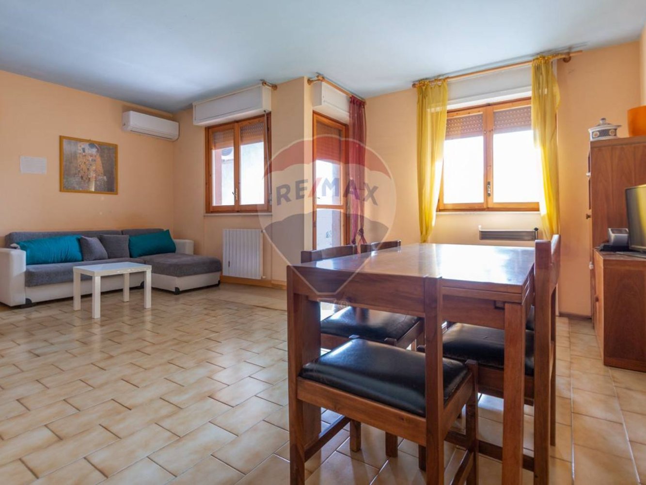Apartamento de 3 dormitorios en Chieti, Italy No. 303645