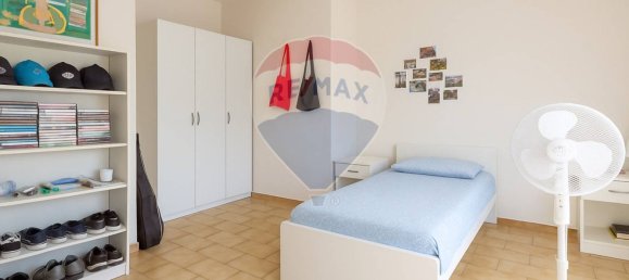 Apartamento de 3 dormitorios en Chieti, Italy No. 303645 9
