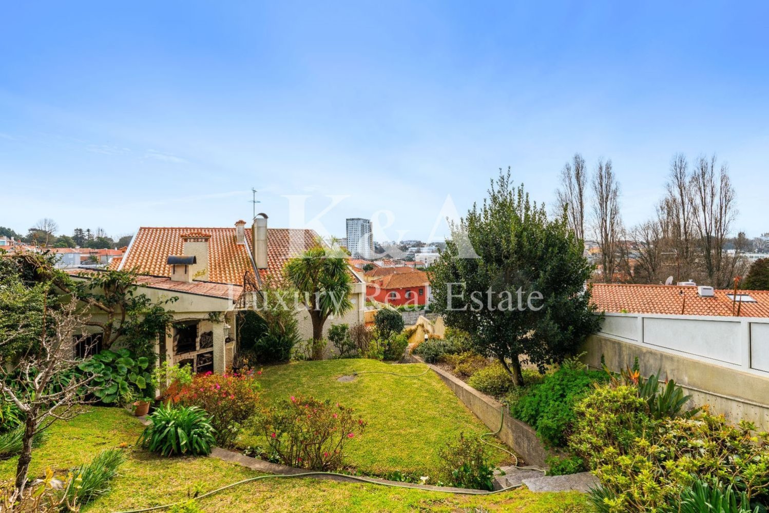 5 bedrooms House in Porto, Portugal No. 113968