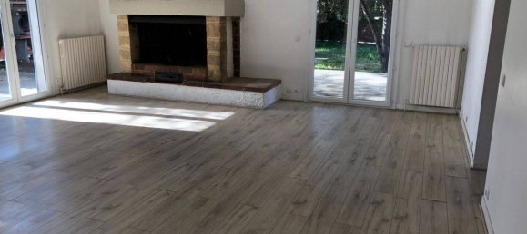 3 bedrooms Villa in Marseille, France No. 334287 2