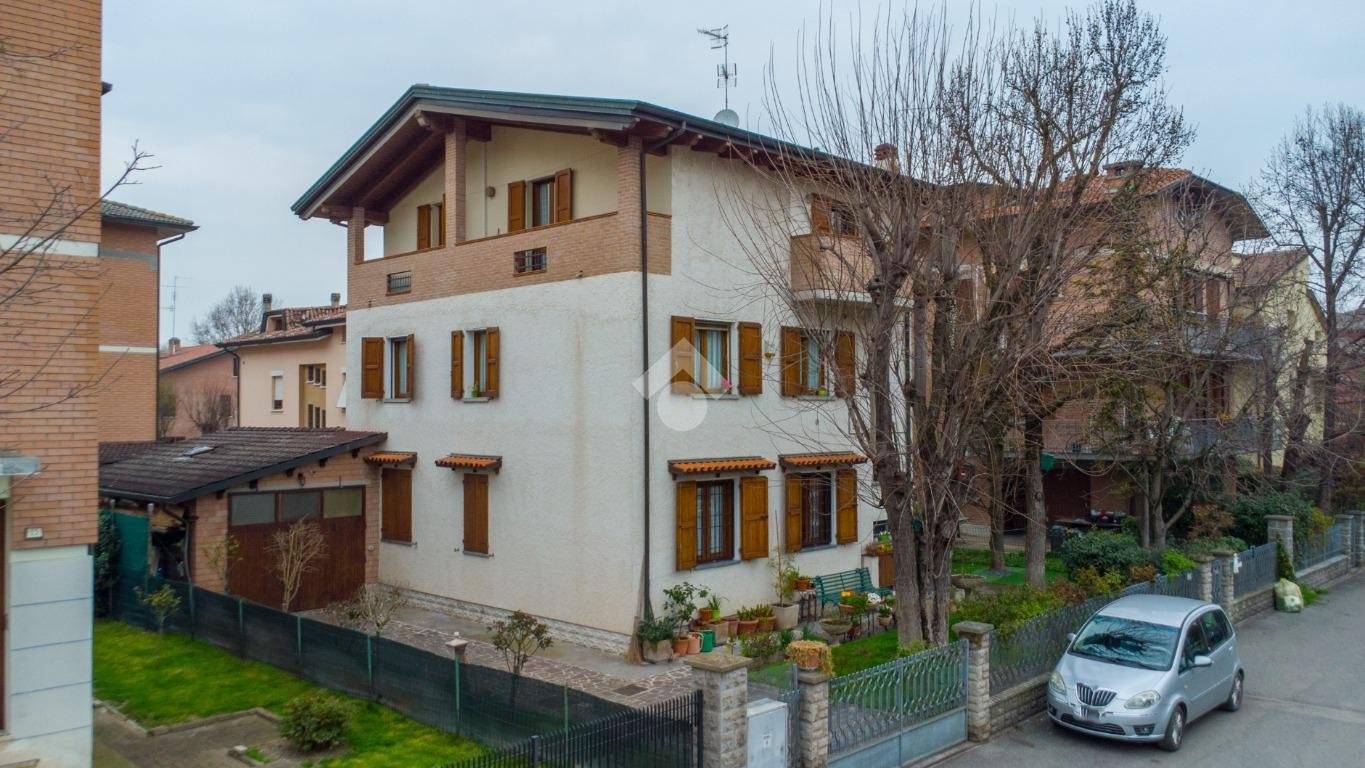 5 bedrooms Villa in Reggio Emilia, Italy No. 54644
