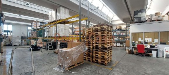 590m² Warehouse in Modena, Italy No. 141746 3