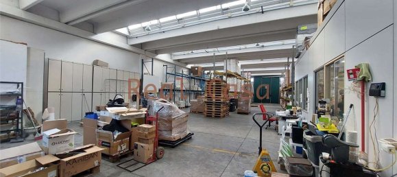 590m² Warehouse in Modena, Italy No. 141746 4