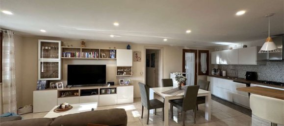 Дом с 6 комнатами в Монтесильвано, Италия № 56786 37