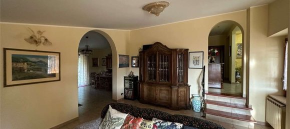 Дом с 6 комнатами в Монтесильвано, Италия № 56786 16