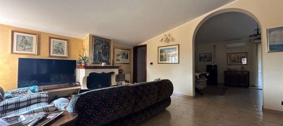 Дом с 6 комнатами в Монтесильвано, Италия № 56786 15