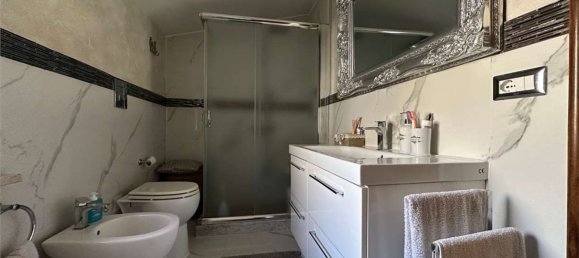 Дом с 6 комнатами в Монтесильвано, Италия № 56786 27