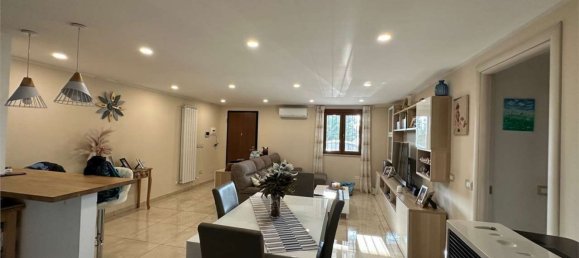 Дом с 6 комнатами в Монтесильвано, Италия № 56786 35