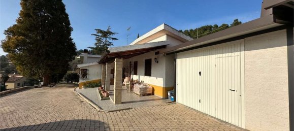 Дом с 6 комнатами в Монтесильвано, Италия № 56786 30