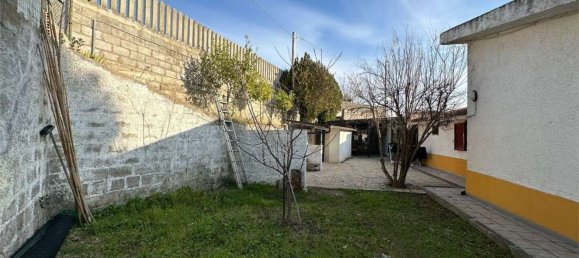 Дом с 6 комнатами в Монтесильвано, Италия № 56786 8