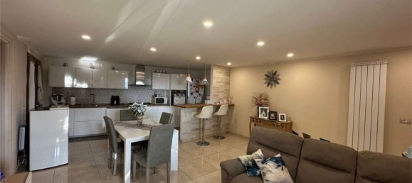 Дом с 6 комнатами в Монтесильвано, Италия № 56786 38