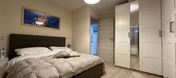 Дом с 6 комнатами в Монтесильвано, Италия № 56786 41