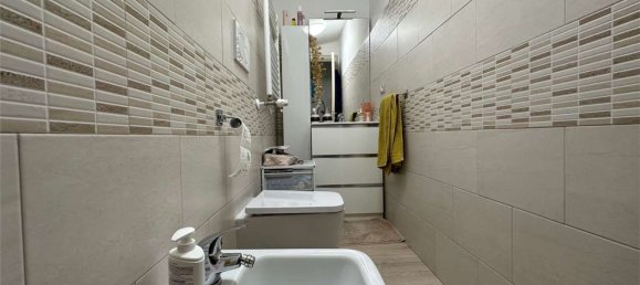 Дом с 6 комнатами в Монтесильвано, Италия № 56786 4