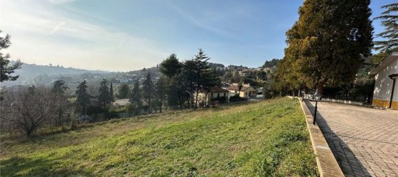 Дом с 6 комнатами в Монтесильвано, Италия № 56786 32