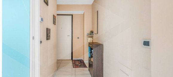 3 rooms Apartment in Milan, Italy No. 242233 3