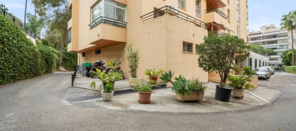 4 bedrooms Apartment in Marbella, Spain No. 246124 3