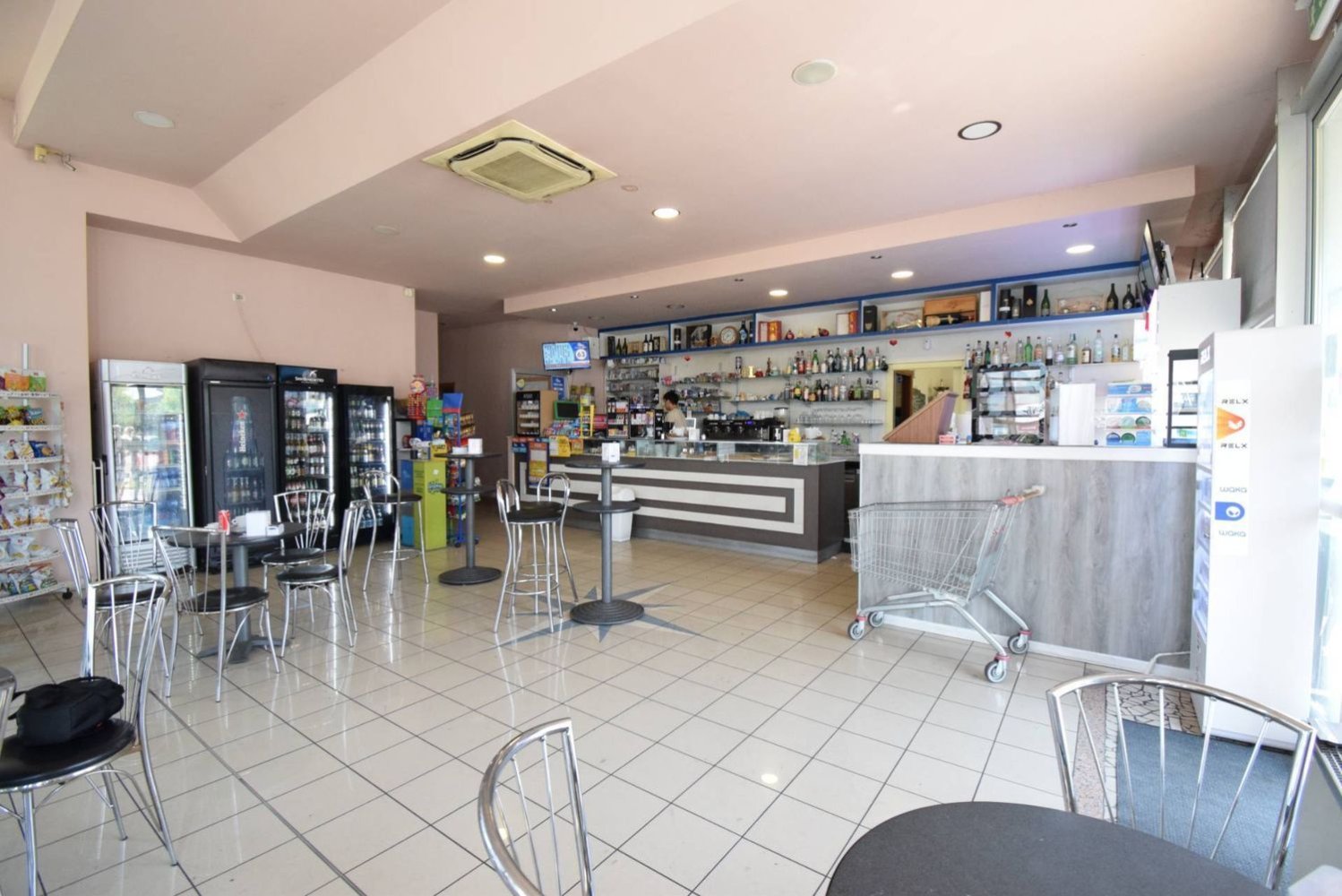 Propriété commerciale à Fidenza, Italy 180m² No. 372249