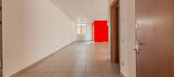 1 room Commercial property in Lecco, Italy No. 320033 9