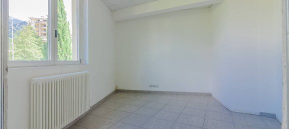 1 room Commercial property in Lecco, Italy No. 320033 6