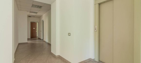 1 room Commercial property in Lecco, Italy No. 320033 12