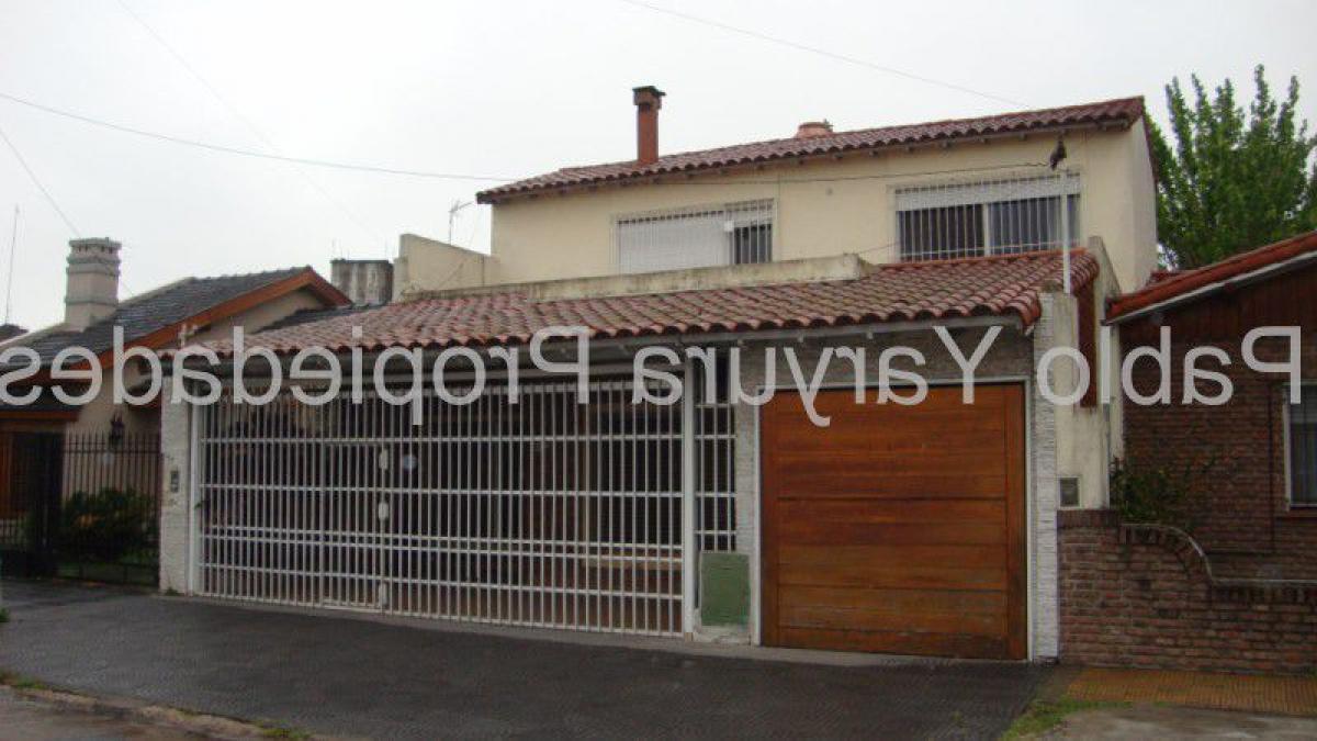 3 bedrooms House in Tres de Febrero, Argentina No. 6327