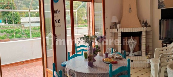 3 Schlafzimmer Wohnung in Cetraro, Italy, Nr. 212902 3