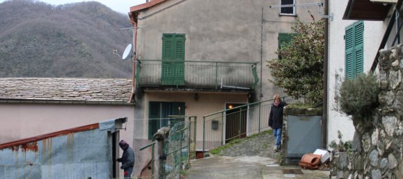 3 rooms House in Neirone, Italy No. 87087 3