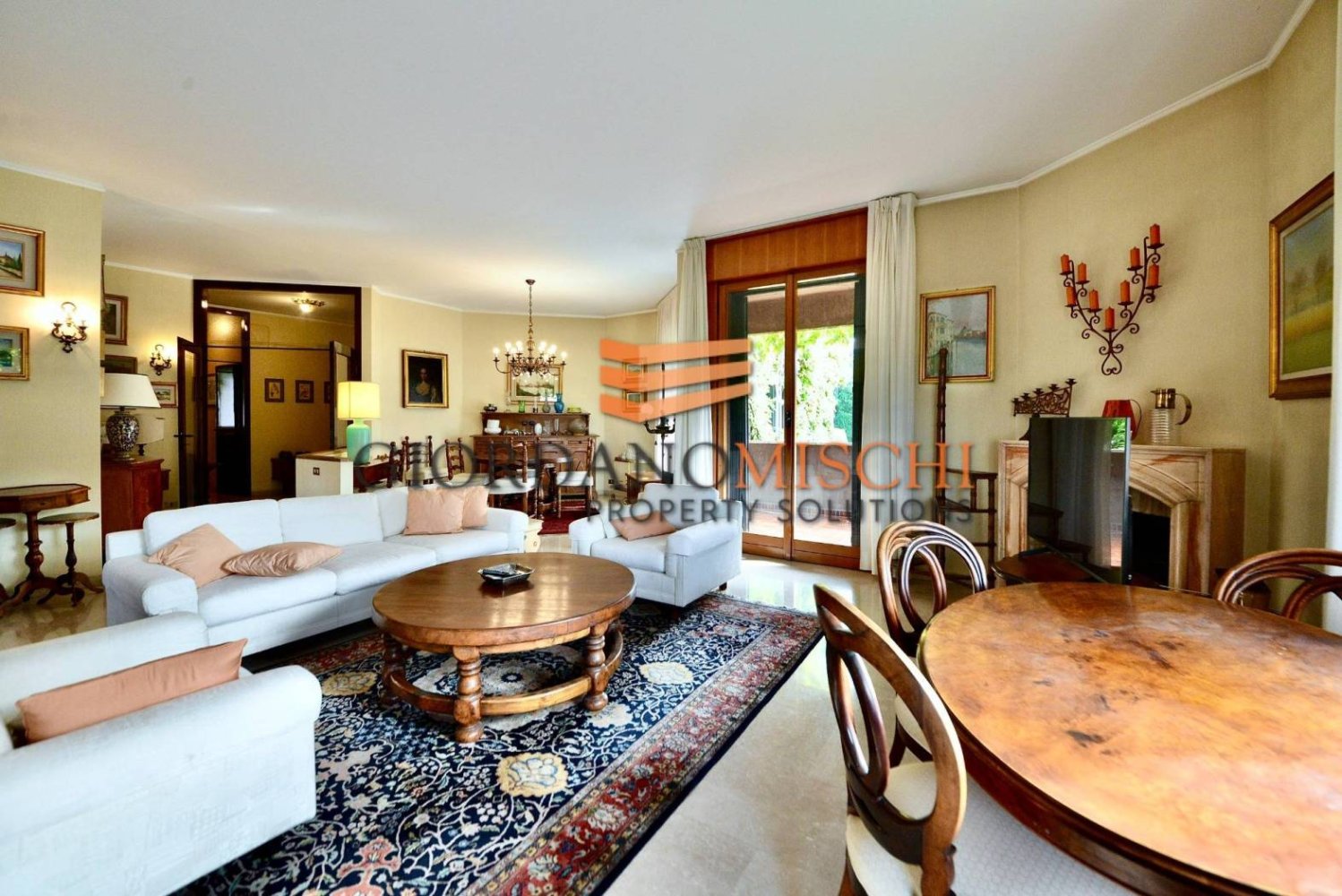 4 bedrooms Apartment in Monza, Italy No. 145158