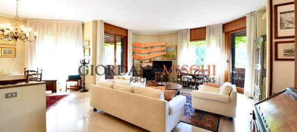 4 bedrooms Apartment in Monza, Italy No. 145158 35