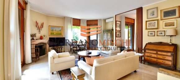 4 bedrooms Apartment in Monza, Italy No. 145158 31