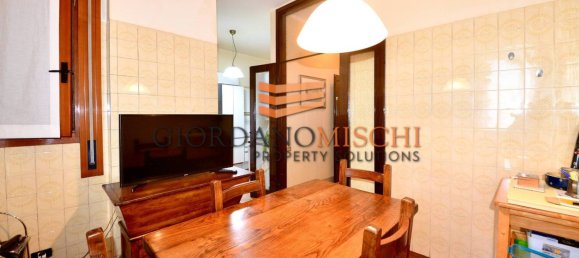 4 bedrooms Apartment in Monza, Italy No. 145158 3