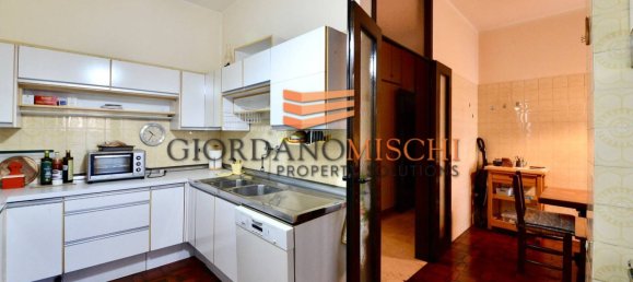 4 bedrooms Apartment in Monza, Italy No. 145158 5