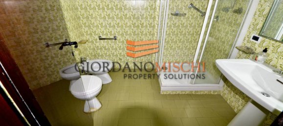 4 bedrooms Apartment in Monza, Italy No. 145158 9