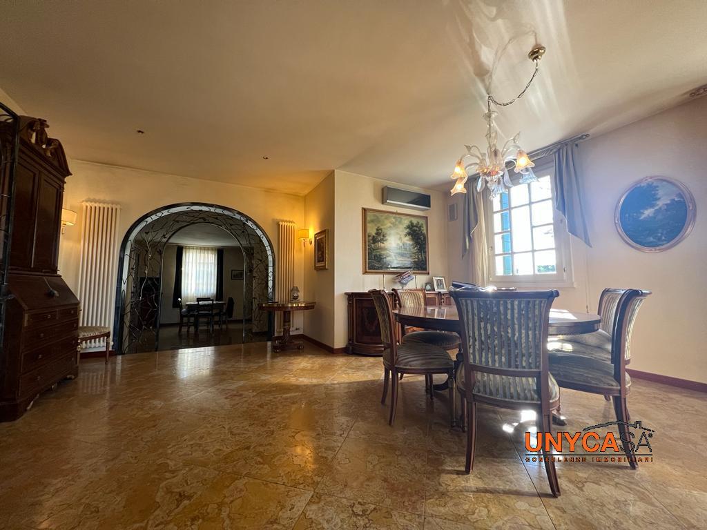 6 rooms Villa in Cervarese Santa Croce, Italy No. 108474