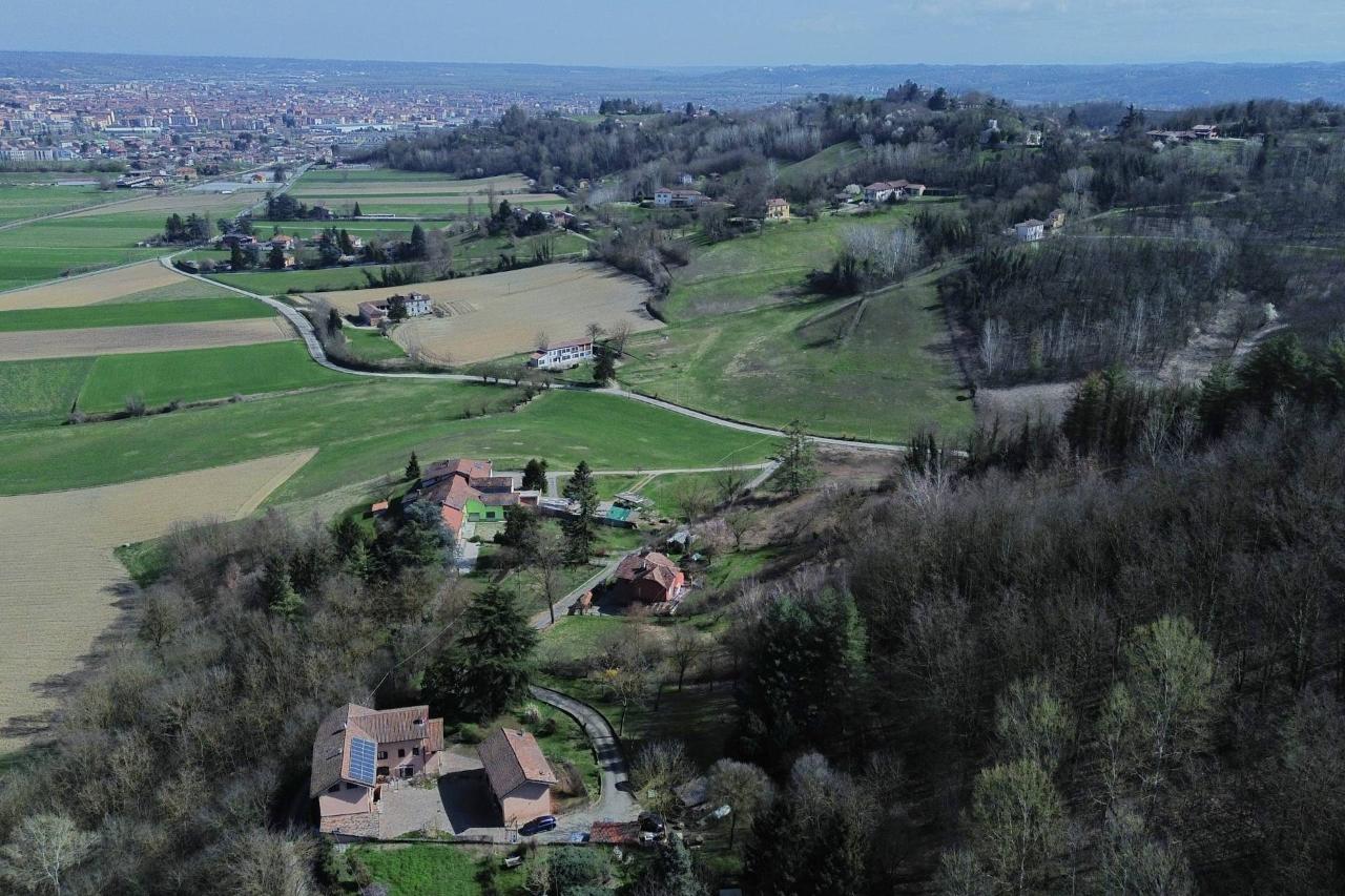 17 rooms House in Asti, Italy No. 38735