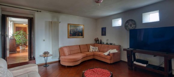 17 rooms House in Asti, Italy No. 38735 8
