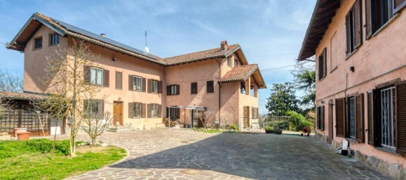 17 rooms House in Asti, Italy No. 38735 2