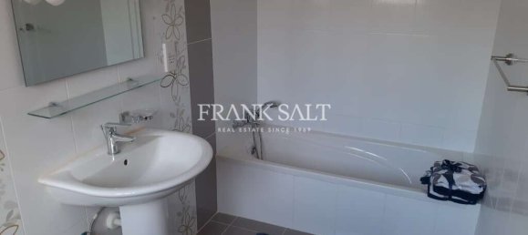 3 bedrooms Apartment in Victoria, Malta No. 5815 10