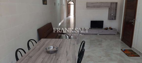 3 bedrooms Apartment in Victoria, Malta No. 5815 2