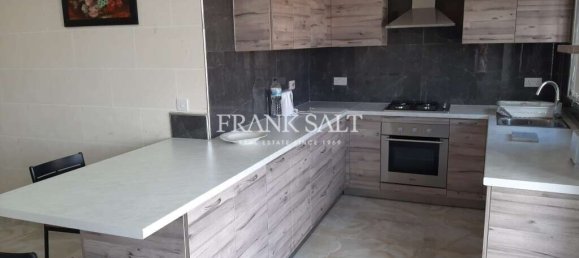 3 bedrooms Apartment in Victoria, Malta No. 5815 3