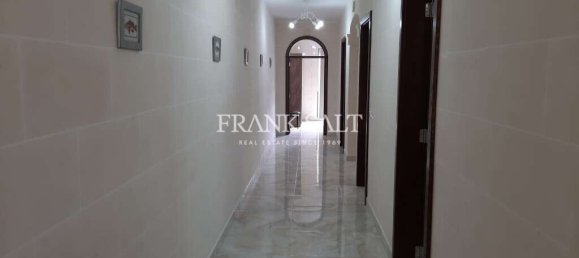3 bedrooms Apartment in Victoria, Malta No. 5815 5