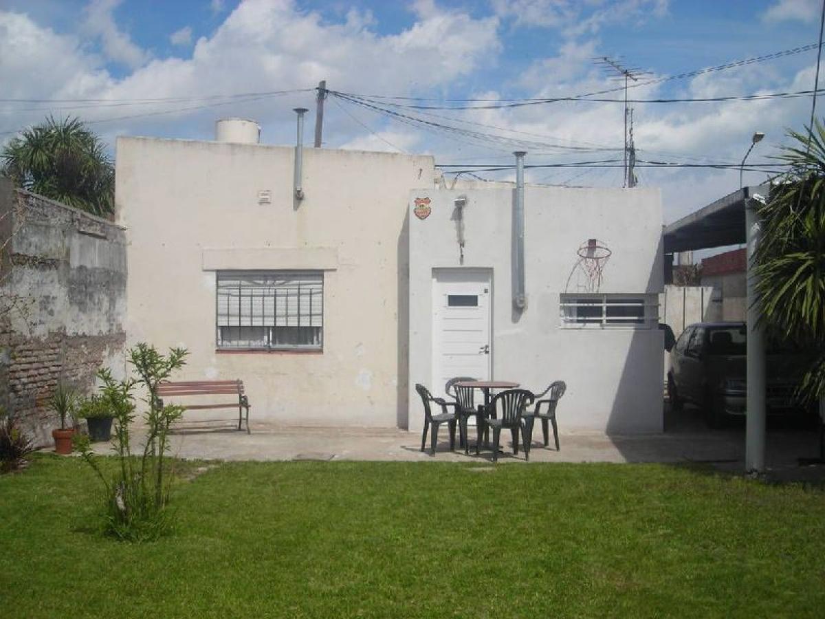 2 bedrooms House in Mar del Plata, Argentina No. 97078