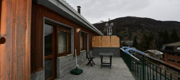 Apartamento de 3 dormitorios en Bardonecchia, Italy No. 62752 3