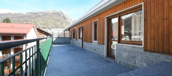 Apartamento de 3 dormitorios en Bardonecchia, Italy No. 62752 15