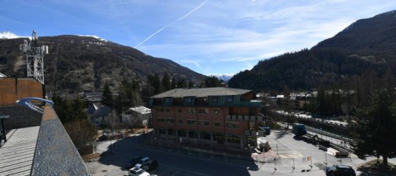 Apartamento de 3 dormitorios en Bardonecchia, Italy No. 62752 29